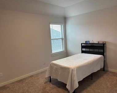 2029 Dovedale Drive - Photo Thumbnail 14