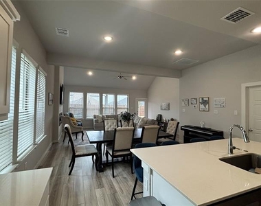 2029 Dovedale Drive - Photo Thumbnail 5