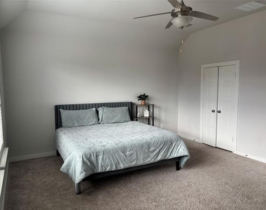 2029 Dovedale Drive - Photo Thumbnail 7