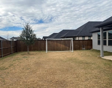 2029 Dovedale Drive - Photo Thumbnail 17