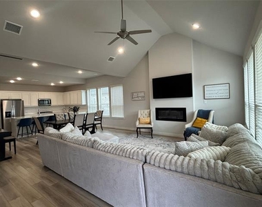 2029 Dovedale Drive - Photo Thumbnail 6
