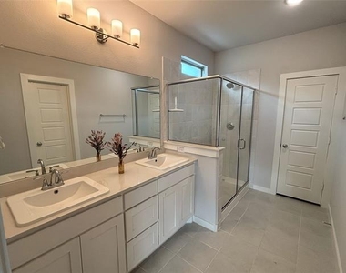 2029 Dovedale Drive - Photo Thumbnail 9