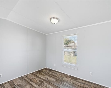 607 Keats Road - Photo Thumbnail 16