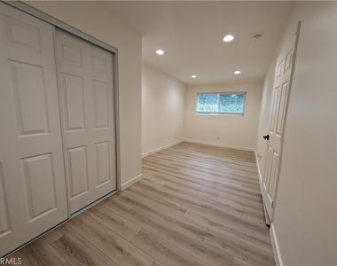 200 E Phillips St - Photo Thumbnail 6