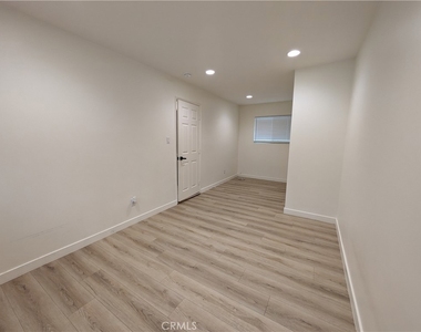 200 E Phillips St - Photo Thumbnail 9