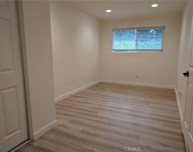 200 E Phillips St - Photo Thumbnail 7