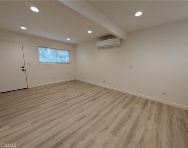 200 E Phillips St - Photo Thumbnail 5