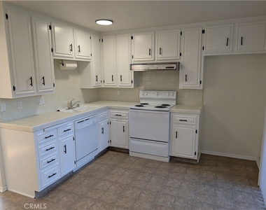 2851 W Avenue J4 - Photo Thumbnail 3