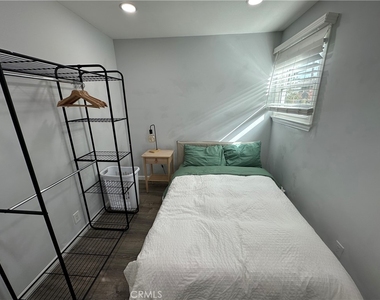 239 3rd Avenue - Photo Thumbnail 7