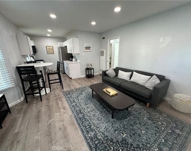 239 3rd Avenue - Photo Thumbnail 2