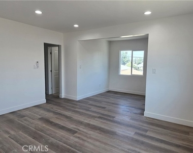 833 E 92nd - Photo Thumbnail 10