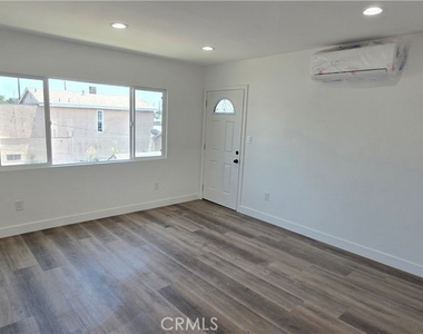 833 E 92nd - Photo Thumbnail 12