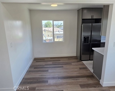 833 E 92nd - Photo Thumbnail 3