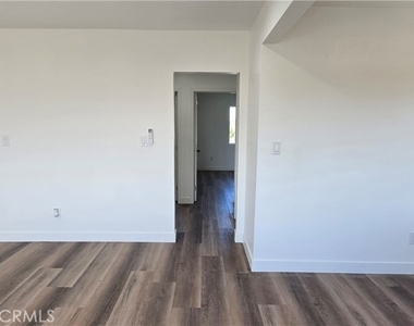 833 E 92nd - Photo Thumbnail 6