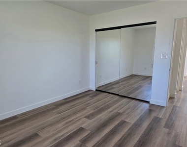833 E 92nd - Photo Thumbnail 13