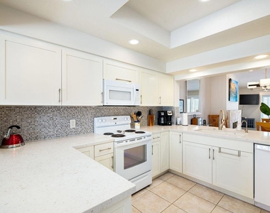189 Desert Falls Circle - Photo Thumbnail 17