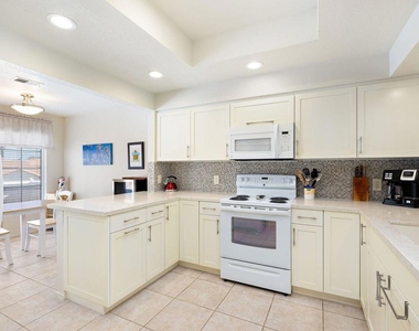189 Desert Falls Circle - Photo Thumbnail 14