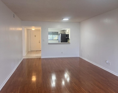 3178 Via Poinciana - Photo Thumbnail 8