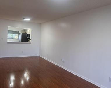 3178 Via Poinciana - Photo Thumbnail 7