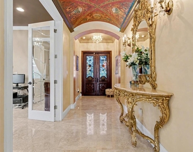 860 E Park Drive - Photo Thumbnail 2