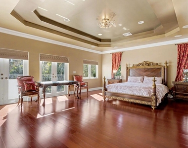 860 E Park Drive - Photo Thumbnail 8