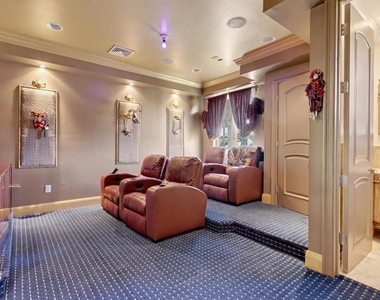 860 E Park Drive - Photo Thumbnail 3