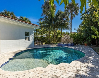 860 E Park Drive - Photo Thumbnail 11
