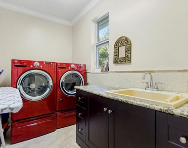 860 E Park Drive - Photo Thumbnail 41