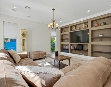 860 E Park Drive - Photo Thumbnail 25