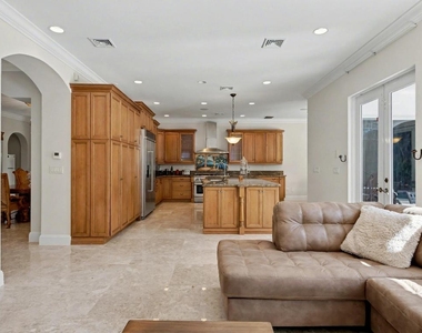 860 E Park Drive - Photo Thumbnail 27