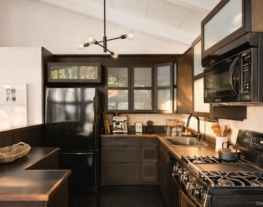 15 Lake View Court - Photo Thumbnail 13