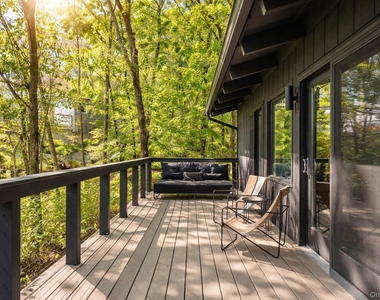 15 Lake View Court - Photo Thumbnail 10