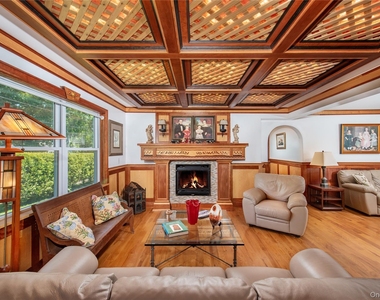 6 White Lane - Photo Thumbnail 3