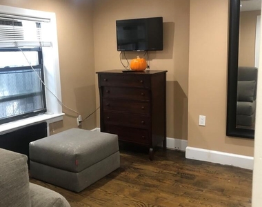 1039 Herkimer Street - Photo Thumbnail 5