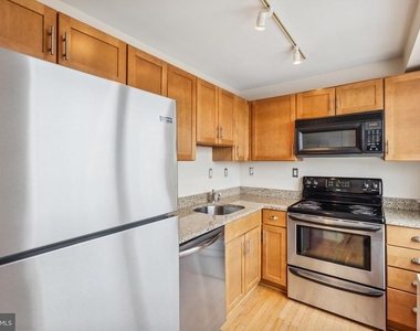 815 King Street - Photo Thumbnail 10