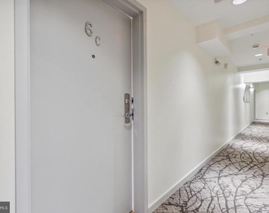 815 King Street - Photo Thumbnail 2