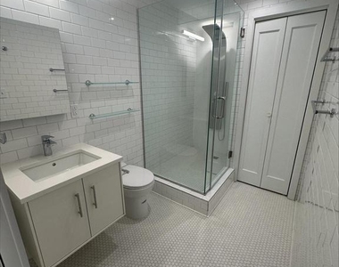 815 King Street - Photo Thumbnail 10