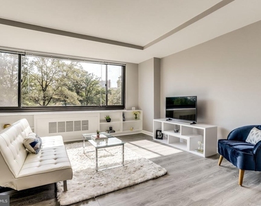 1011 Arlington Boulevard - Photo Thumbnail 9