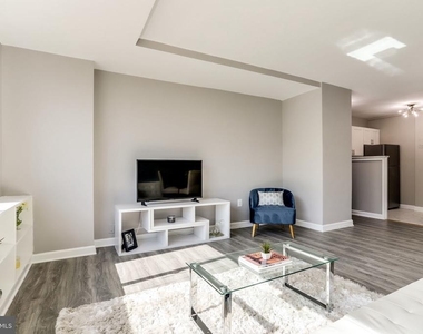 1011 Arlington Boulevard - Photo Thumbnail 10