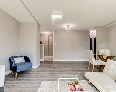 1011 Arlington Boulevard - Photo Thumbnail 19
