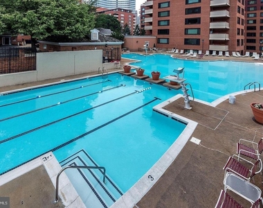 1011 Arlington Boulevard - Photo Thumbnail 3