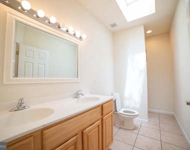 1830 N 16th Street - Photo Thumbnail 12