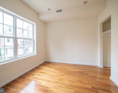 1830 N 16th Street - Photo Thumbnail 3