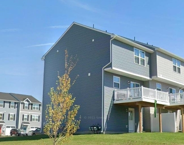 112 Hamilton Lane - Photo Thumbnail 14