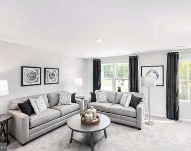 112 Hamilton Lane - Photo Thumbnail 2