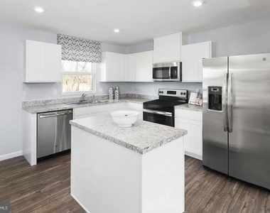 112 Hamilton Lane - Photo Thumbnail 4
