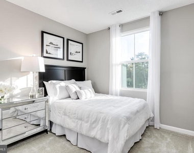112 Hamilton Lane - Photo Thumbnail 11