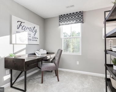 112 Hamilton Lane - Photo Thumbnail 10