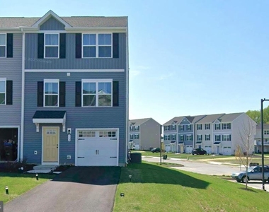 112 Hamilton Lane - Photo Thumbnail 1