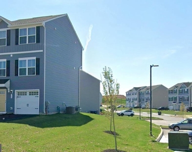 112 Hamilton Lane - Photo Thumbnail 12